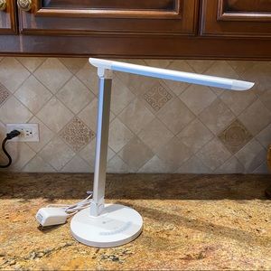 TaoTronics LED Dimmable Office Desk Lamp